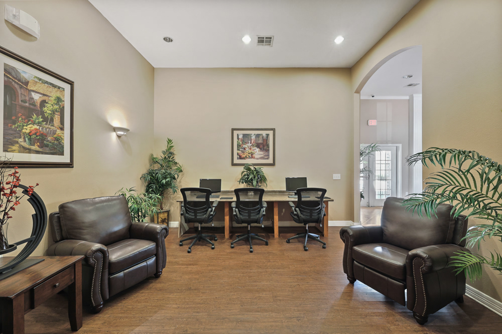 Worthington Point Crowley, TX (817) 2970952